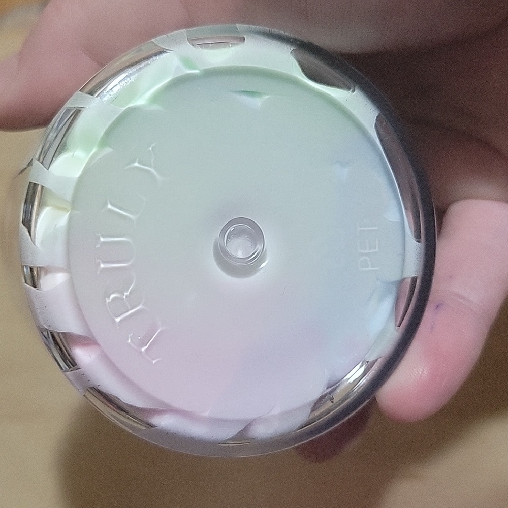 Truly Unicorn Fruit After Shave Moisturizer - Picture 3 of 4